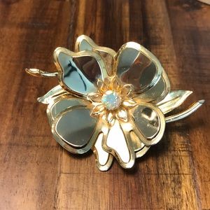 Gold plated flower pin